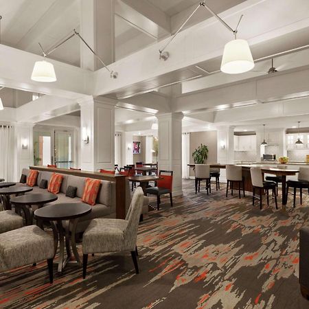 Addison Suites Екстериор снимка