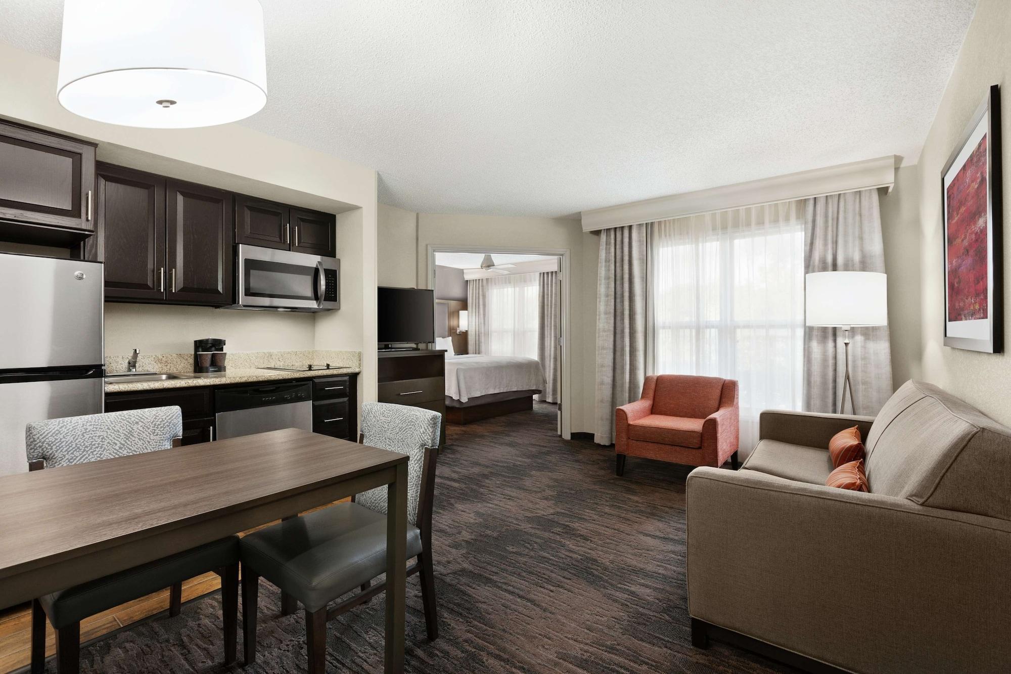 Addison Suites Екстериор снимка