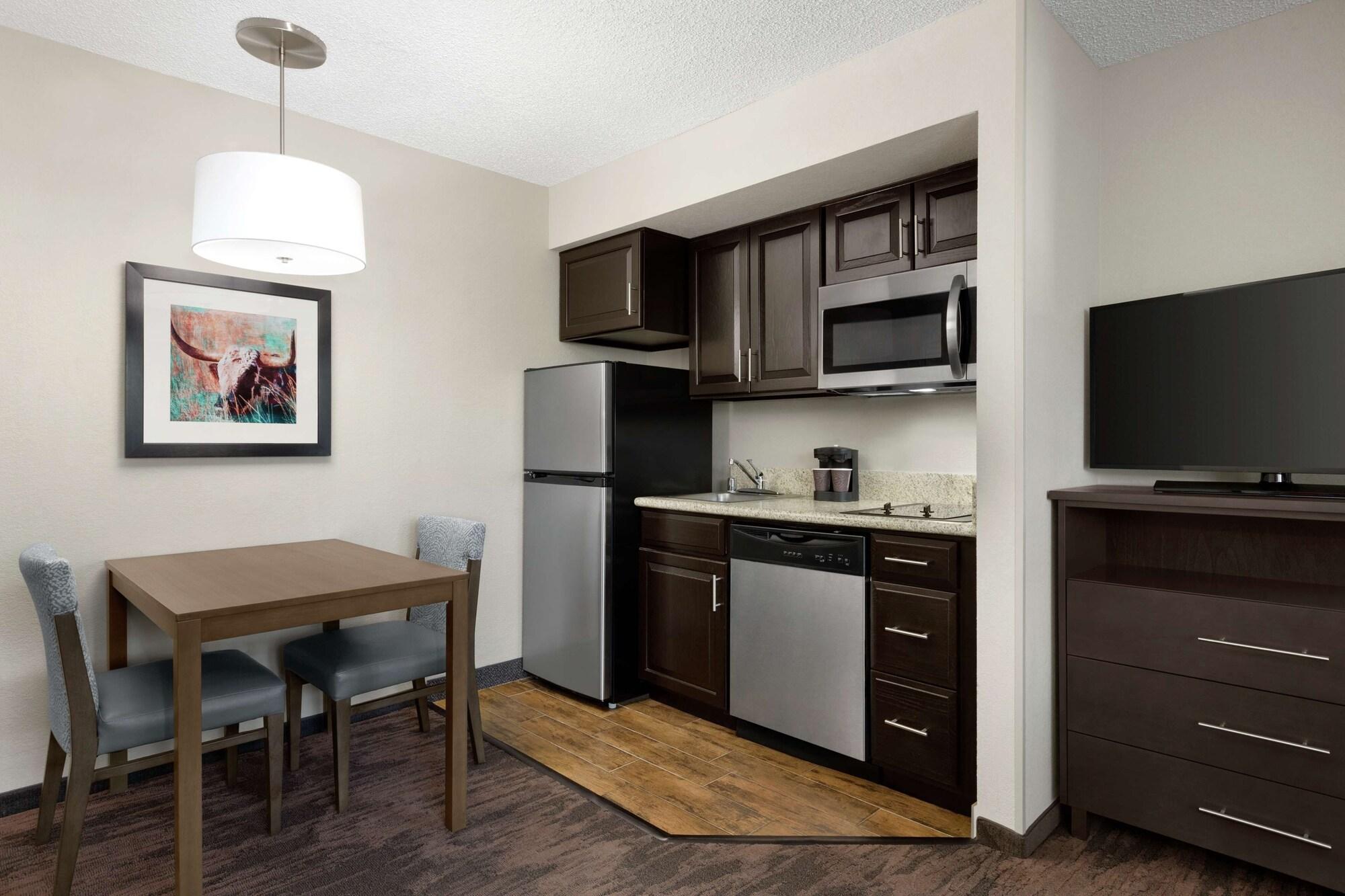 Addison Suites Екстериор снимка