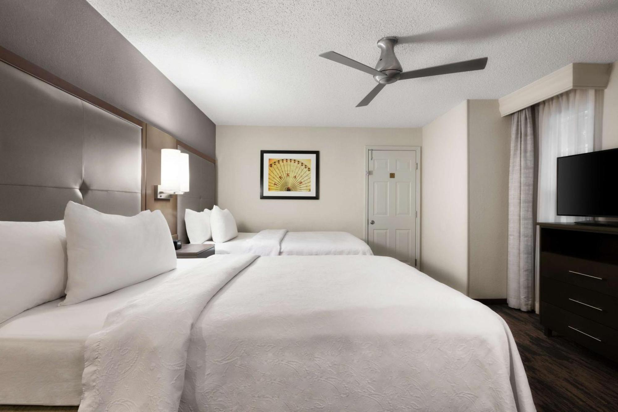 Addison Suites Екстериор снимка