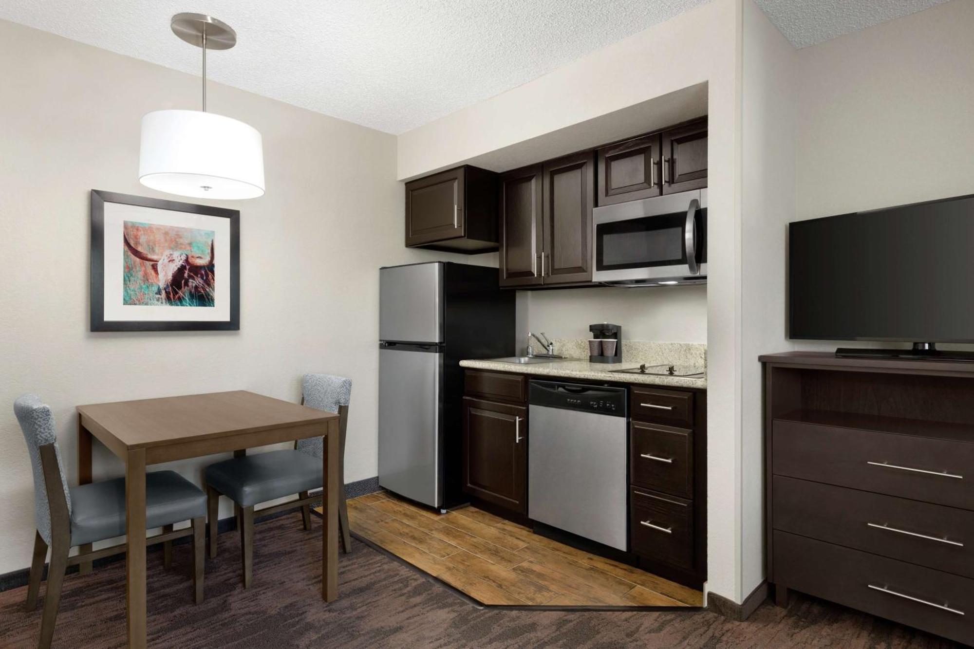 Addison Suites Екстериор снимка
