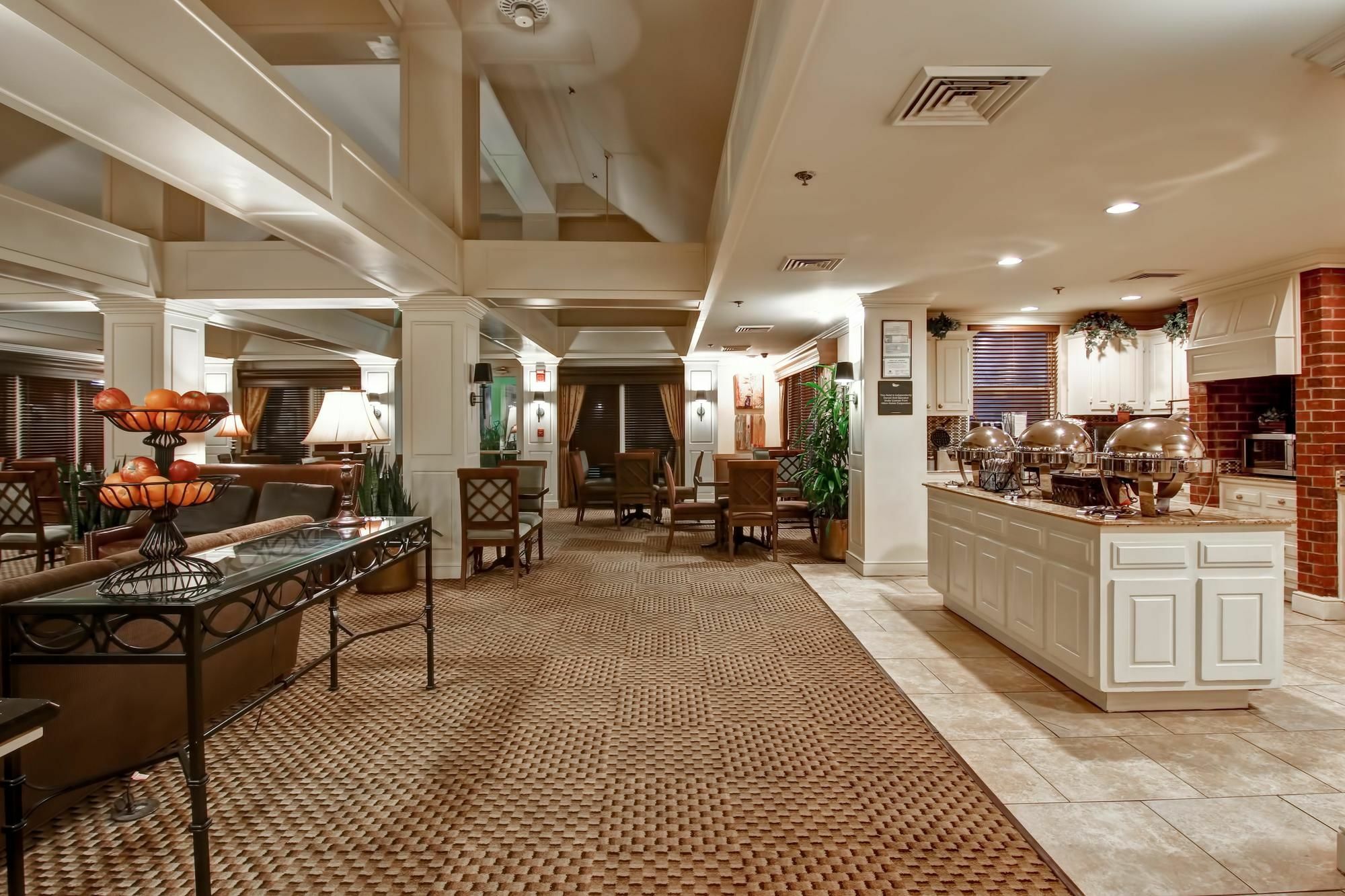 Addison Suites Екстериор снимка